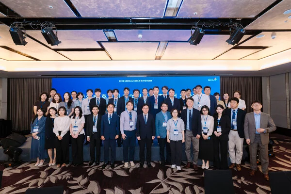 Group photo of Medical Korea in Vietnam 2026 participants at Lotte Hotel Hanoi